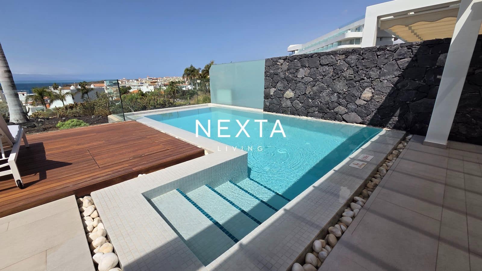 Piso de 1 habitación en La Caleta Adeje en venta con piscina - 950.000 € (Ref: 10048665)