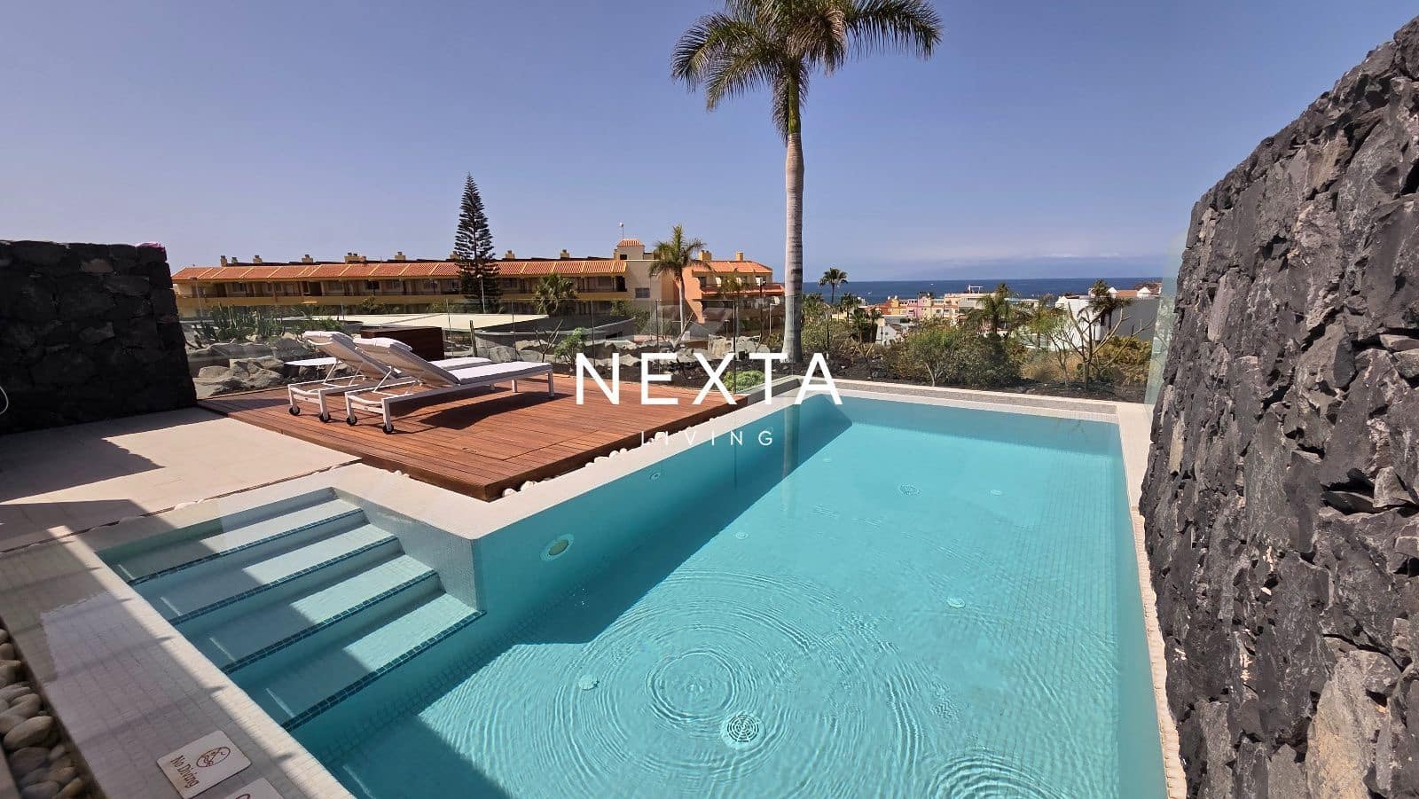 Piso de 1 habitación en La Caleta Adeje en venta con piscina - 950.000 € (Ref: 10048665)