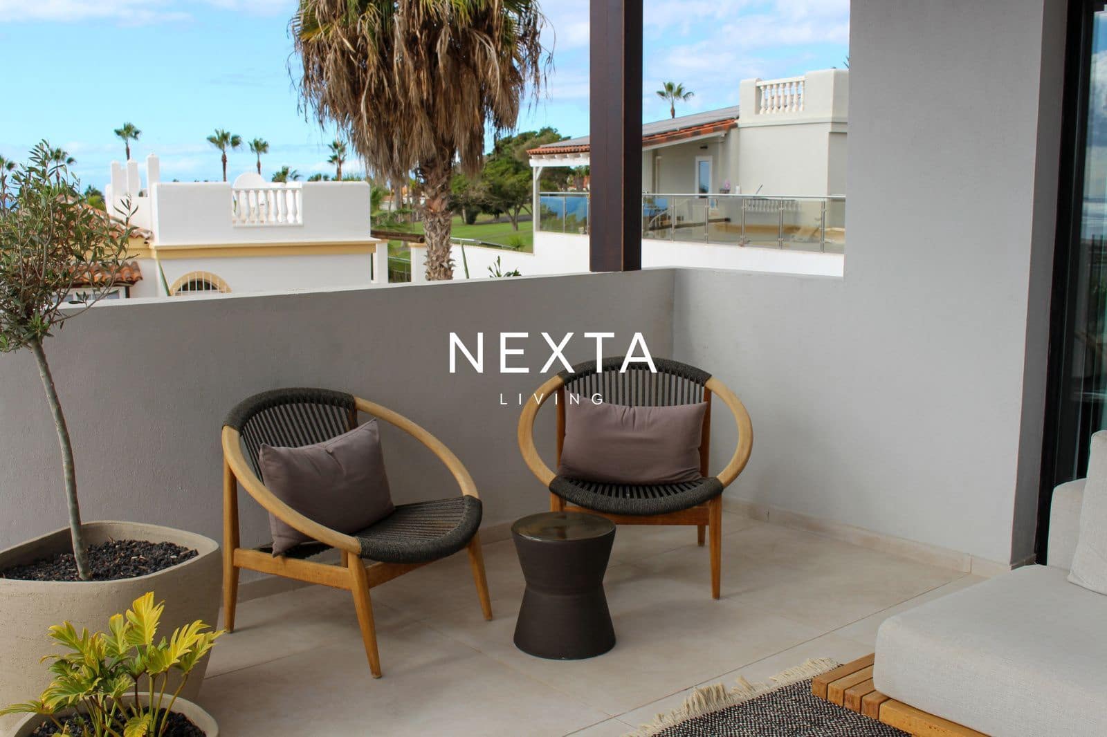 2 soveværelse Villa til salg i La Caleta Adeje med swimmingpool garage - € 1.875.000 (Ref: 10048971)