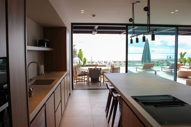 2 sovrum Villa till salu i La Caleta Adeje, Adeje med pool garage - 1 875 000 € (Ref: 10048971)