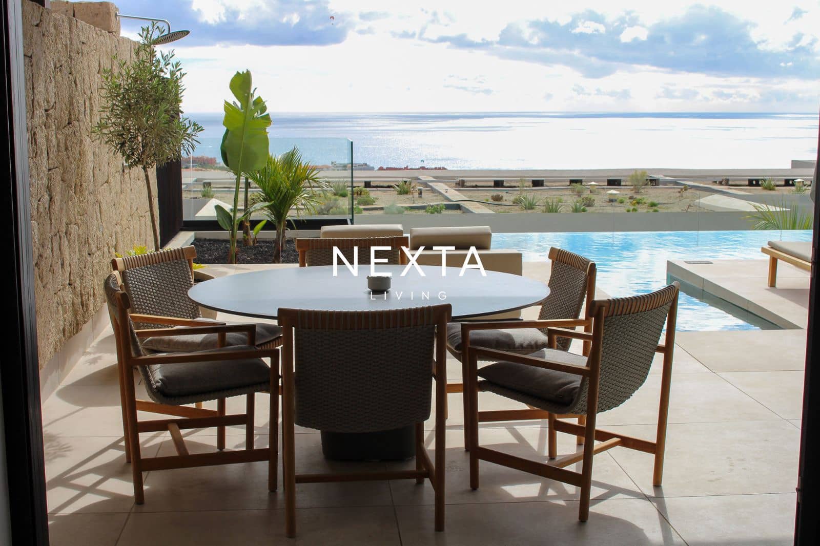 2 soveværelse Villa til salg i La Caleta Adeje med swimmingpool garage - € 1.875.000 (Ref: 10048971)