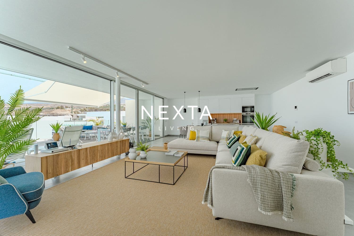 3 bedroom Villa for sale in Callao Salvaje with pool garage - € 1,749,000 (Ref: 10050022)