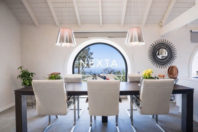 3 bedroom Villa for sale in Arona with pool - € 1,250,000 (Ref: 10054344)