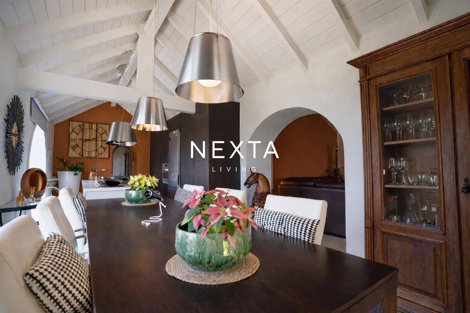 3 bedroom Villa for sale in Arona with pool - € 1,250,000 (Ref: 10054344)