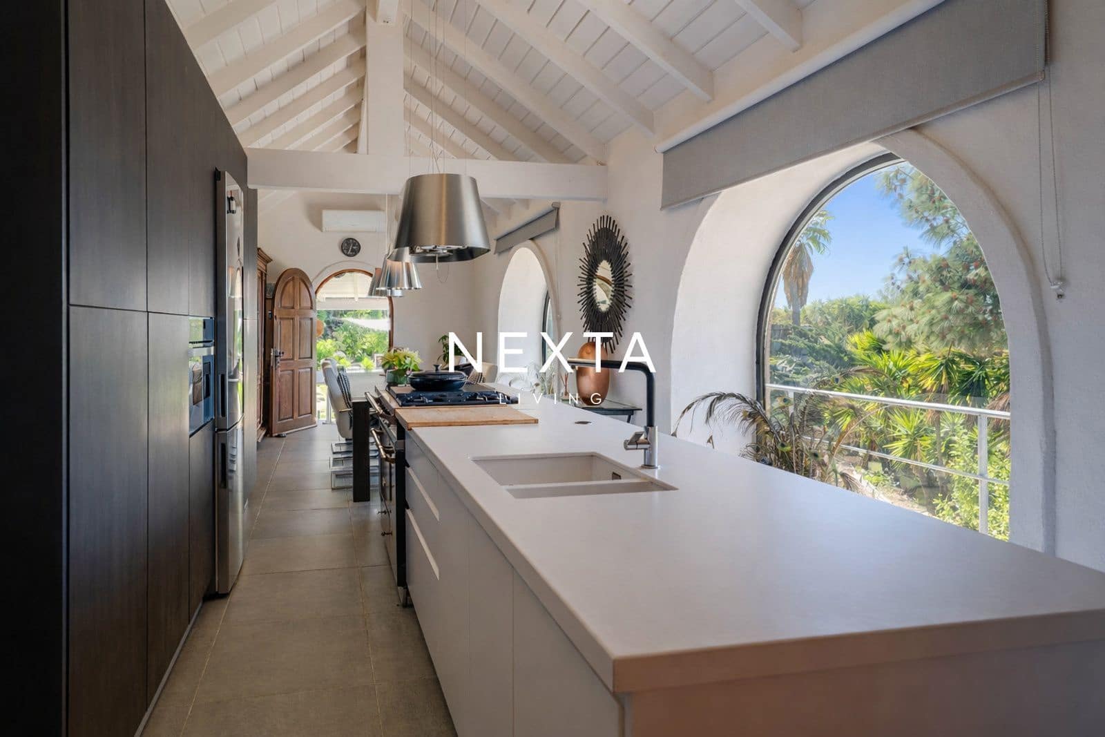 3 bedroom Villa for sale in Arona with pool - € 1,250,000 (Ref: 10054344)