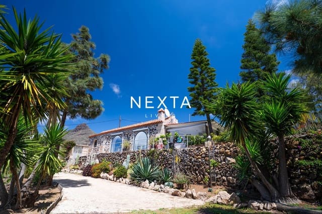 3 bedroom Villa for sale in Arona with pool - € 1,250,000 (Ref: 10054344)