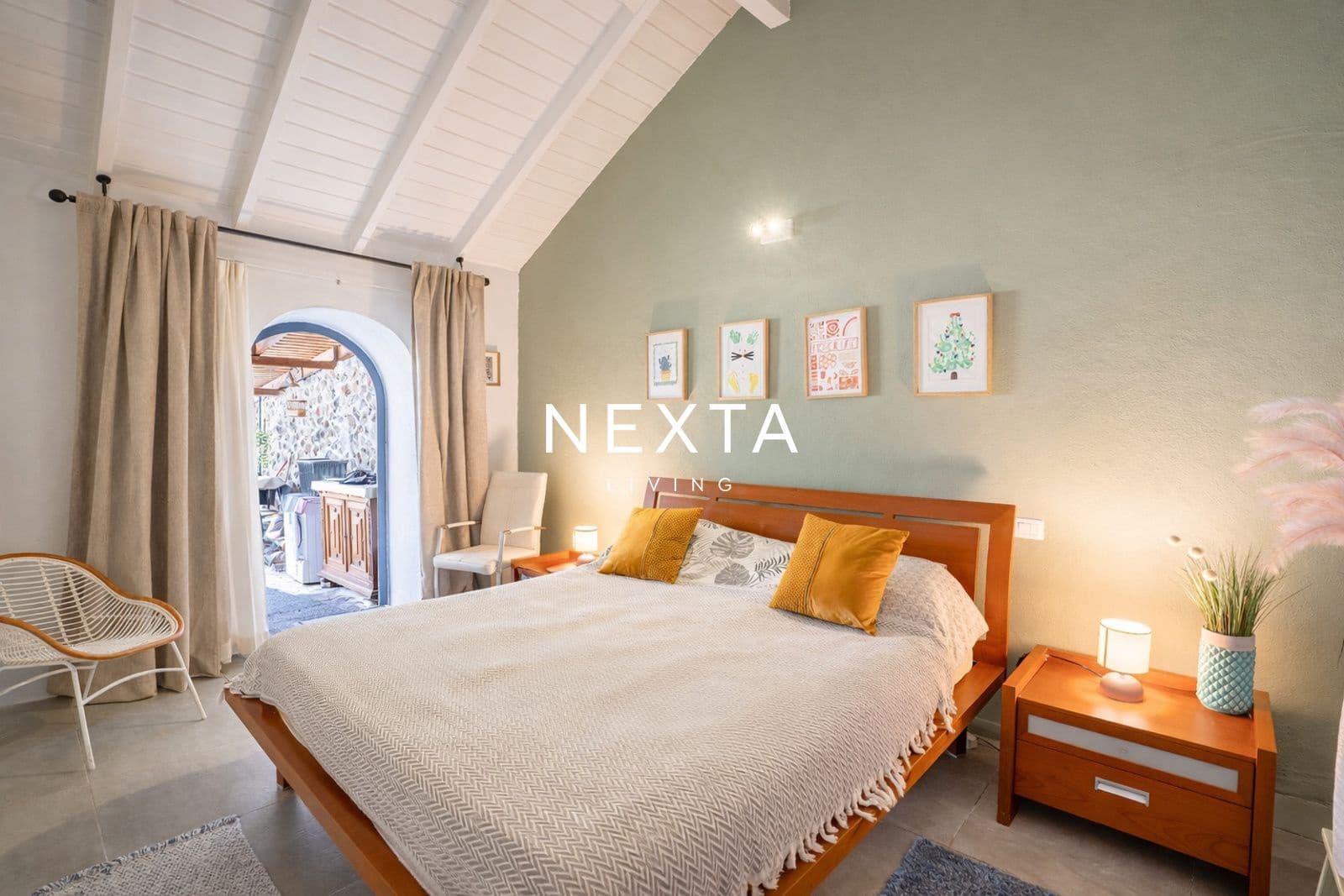 3 bedroom Villa for sale in Arona with pool - € 1,250,000 (Ref: 10054344)