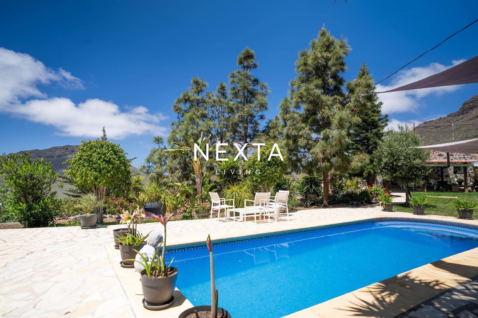 3 bedroom Villa for sale in Arona with pool - € 1,250,000 (Ref: 10054344)