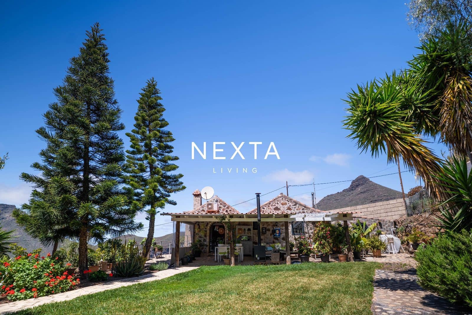 3 bedroom Villa for sale in Arona with pool - € 1,250,000 (Ref: 10054344)