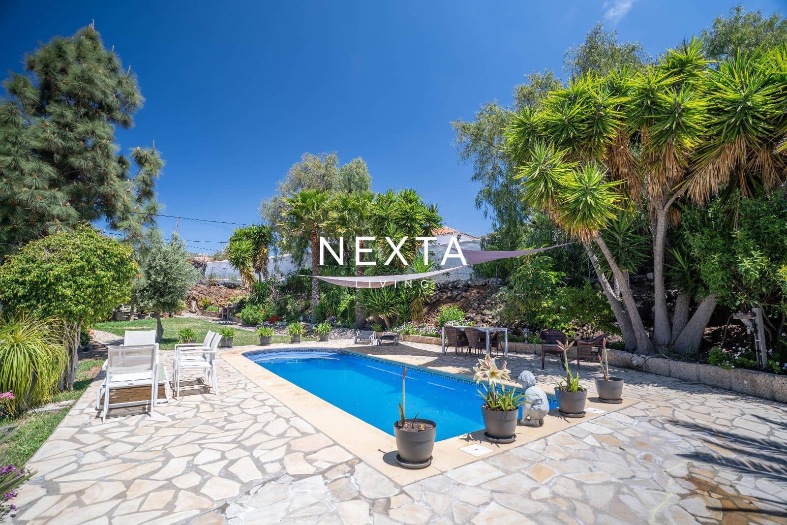 3 bedroom Villa for sale in Arona with pool - € 1,250,000 (Ref: 10054344)