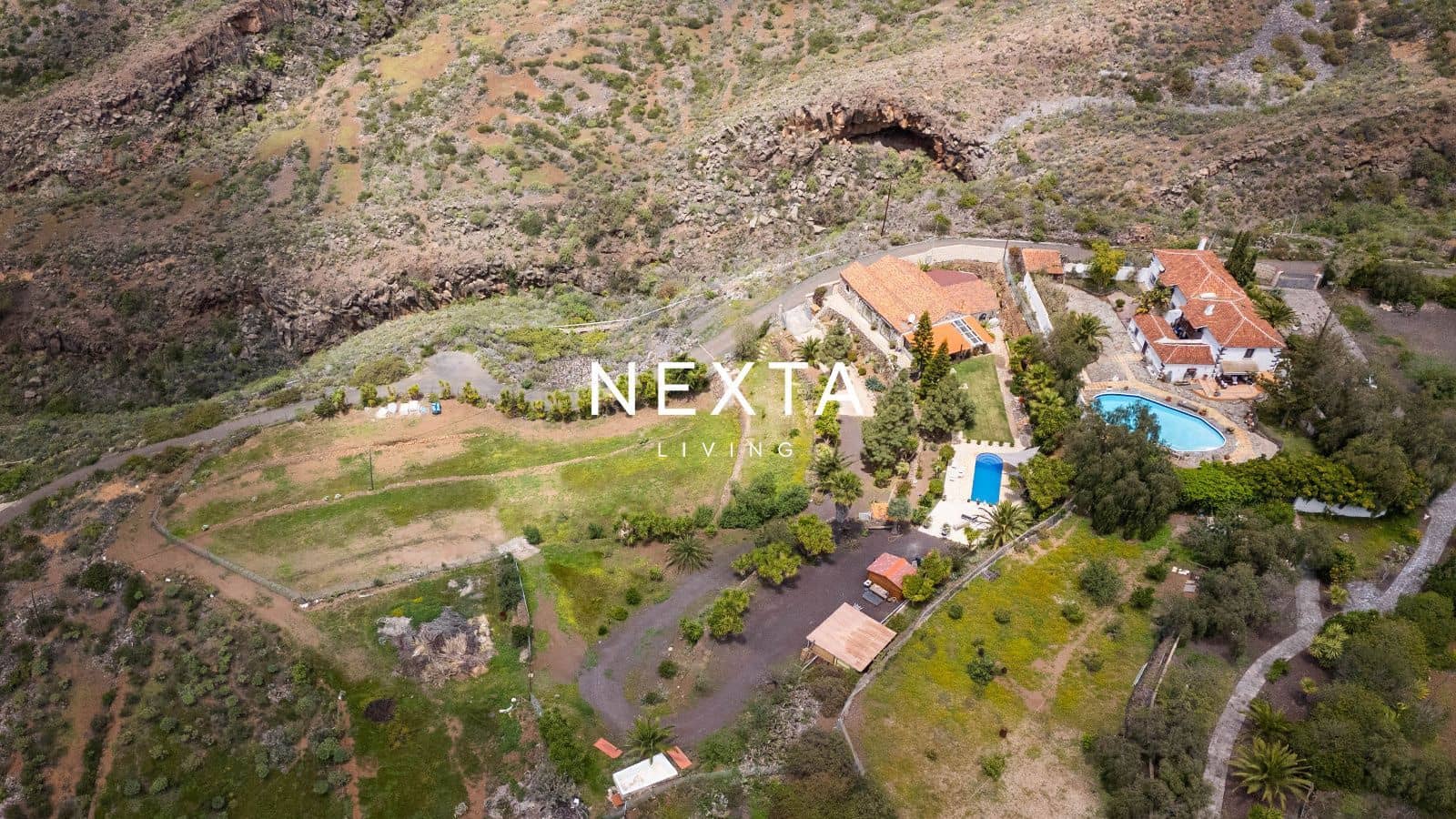 3 bedroom Villa for sale in Arona with pool - € 1,250,000 (Ref: 10054344)