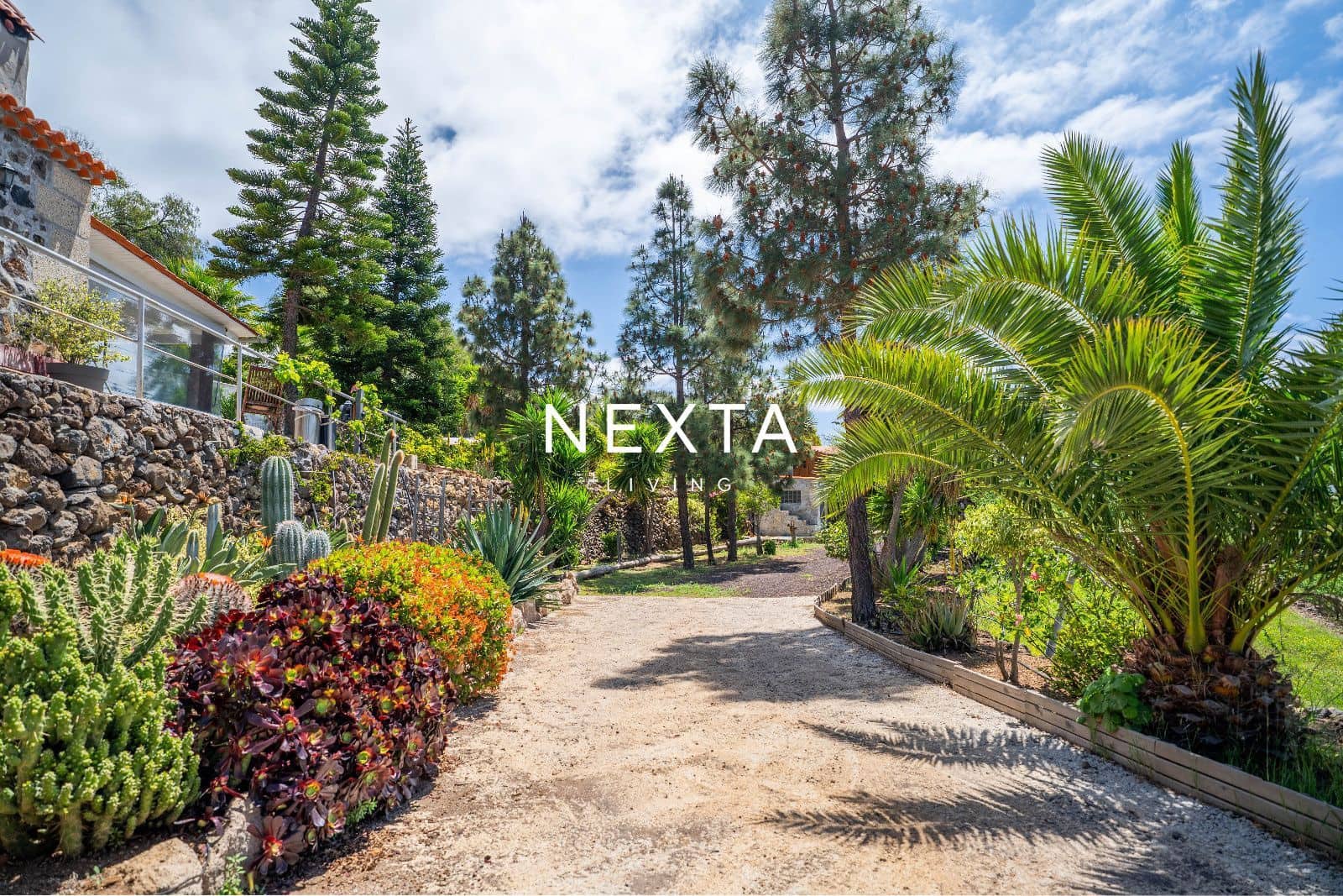 3 bedroom Villa for sale in Arona with pool - € 1,250,000 (Ref: 10054344)
