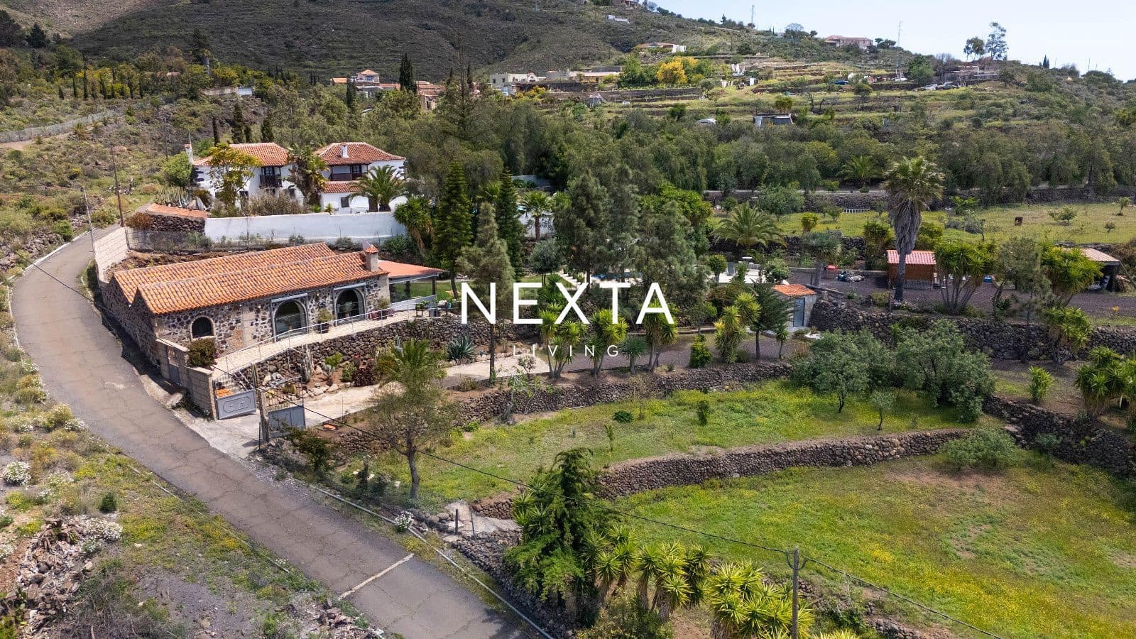 3 bedroom Villa for sale in Arona with pool - € 1,250,000 (Ref: 10054344)
