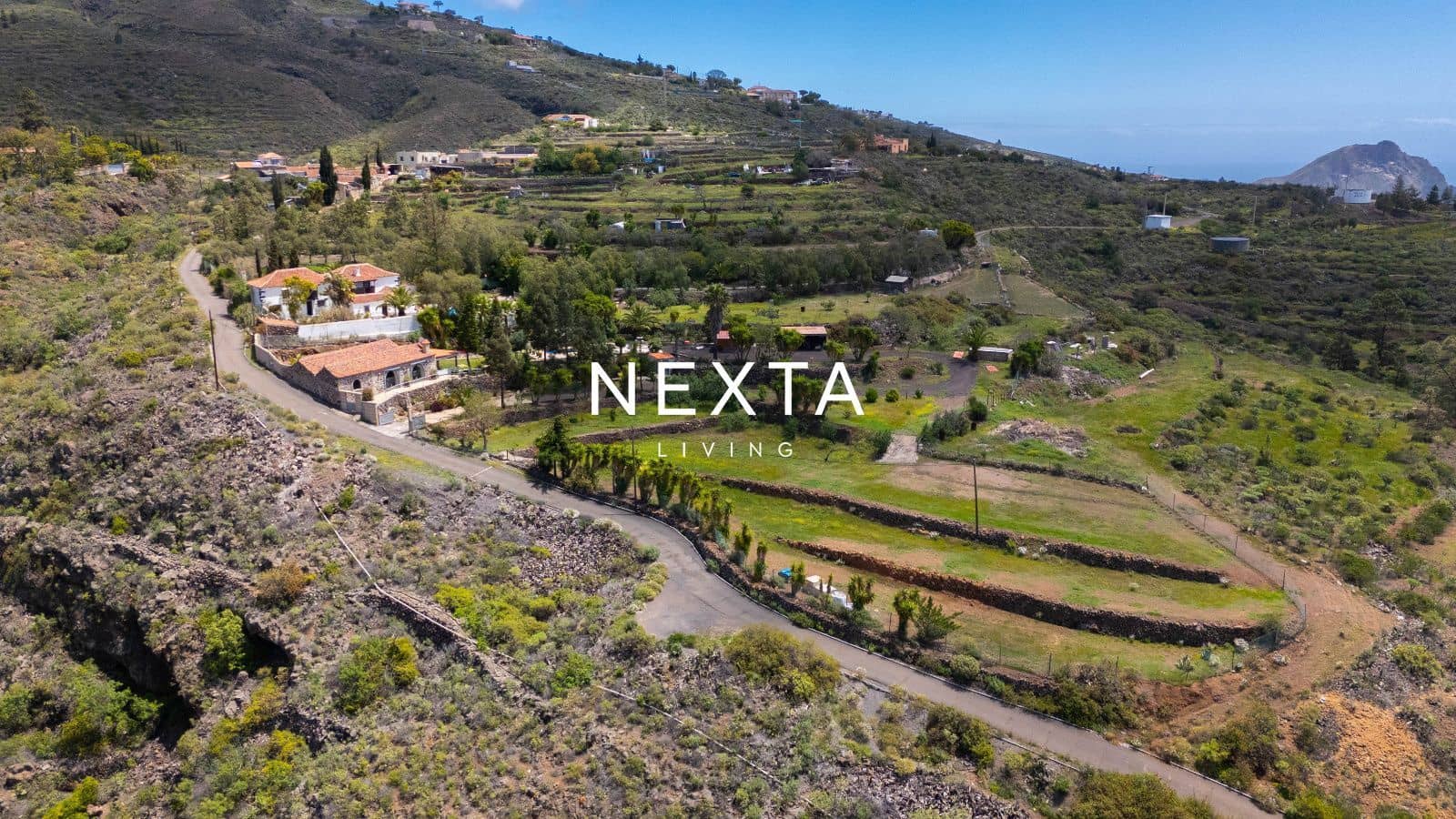 3 bedroom Villa for sale in Arona with pool - € 1,250,000 (Ref: 10054344)