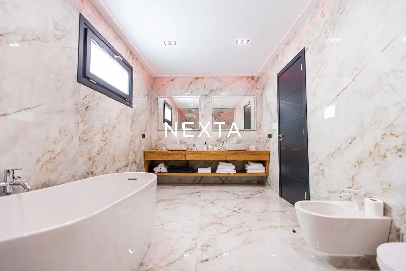 3 quarto Moradia para venda em Costa Adeje com piscina - 2 195 000 € (Ref: 10057697)