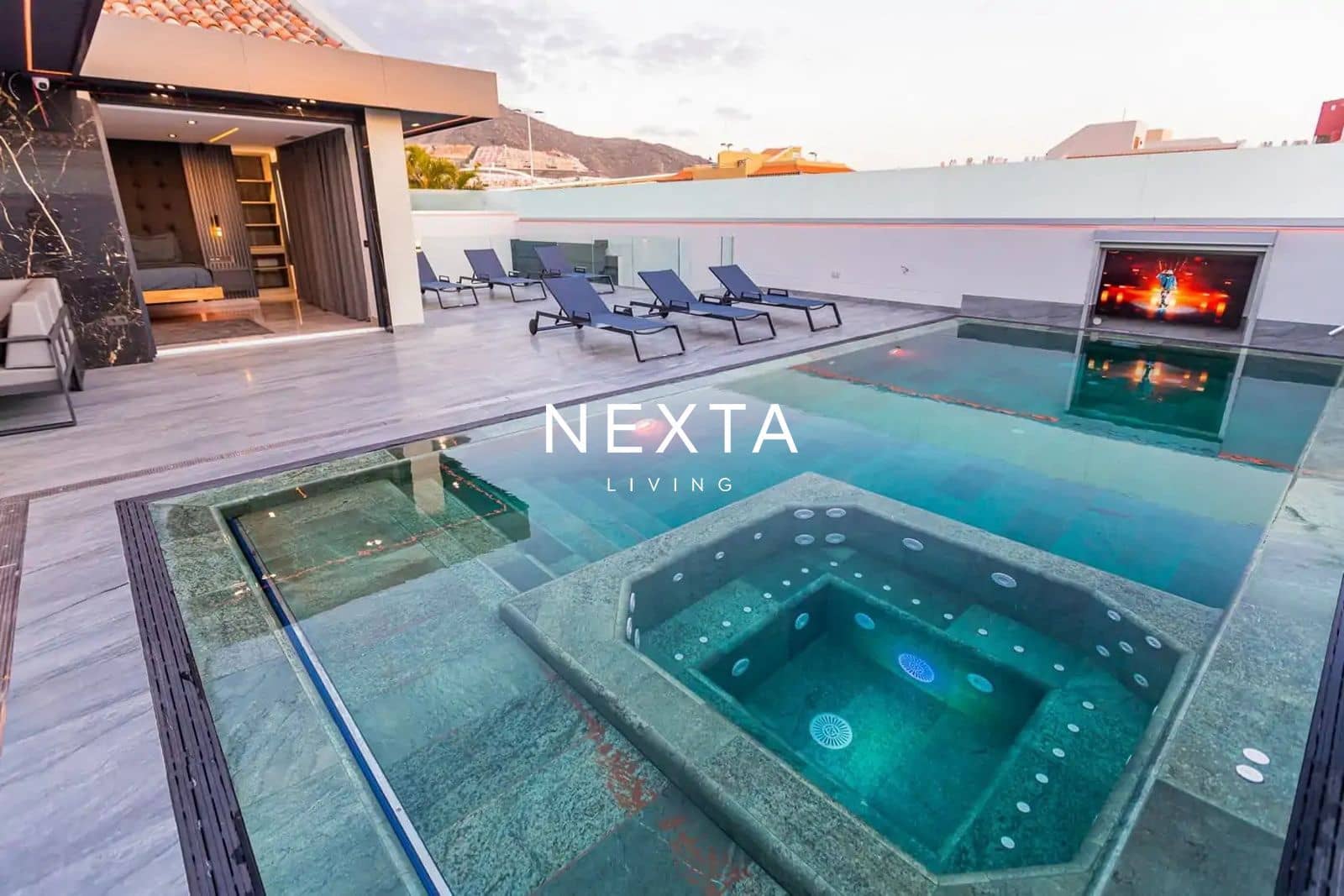 3 quarto Moradia para venda em Costa Adeje com piscina - 2 195 000 € (Ref: 10057697)