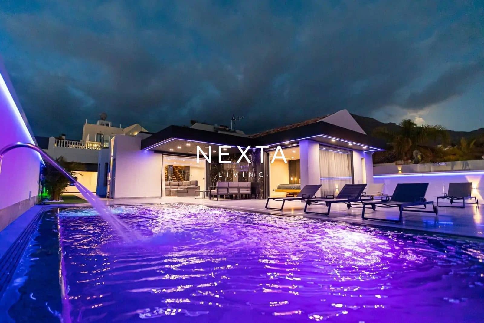 3 quarto Moradia para venda em Costa Adeje com piscina - 2 195 000 € (Ref: 10057697)