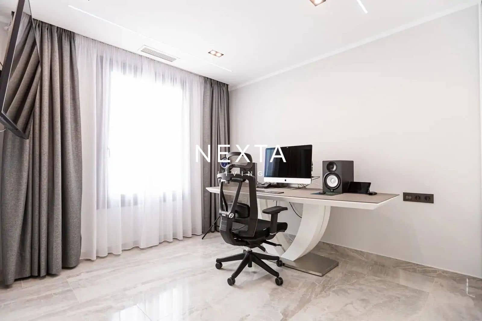 3 quarto Moradia para venda em Costa Adeje com piscina - 2 195 000 € (Ref: 10057697)