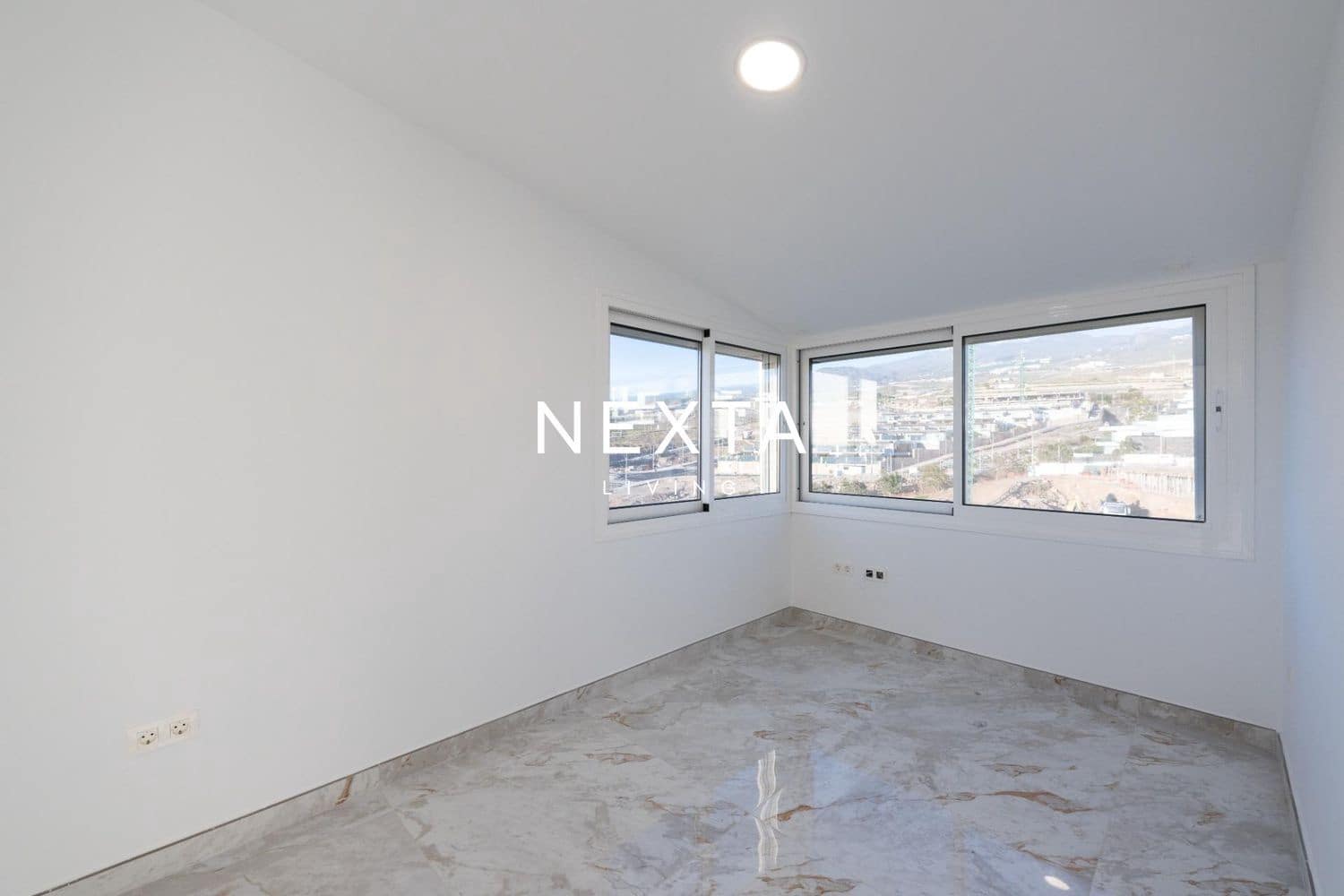 5 soveværelse Penthouse til salg i Callao Salvaje med swimmingpool - € 890.000 (Ref: 10057698)