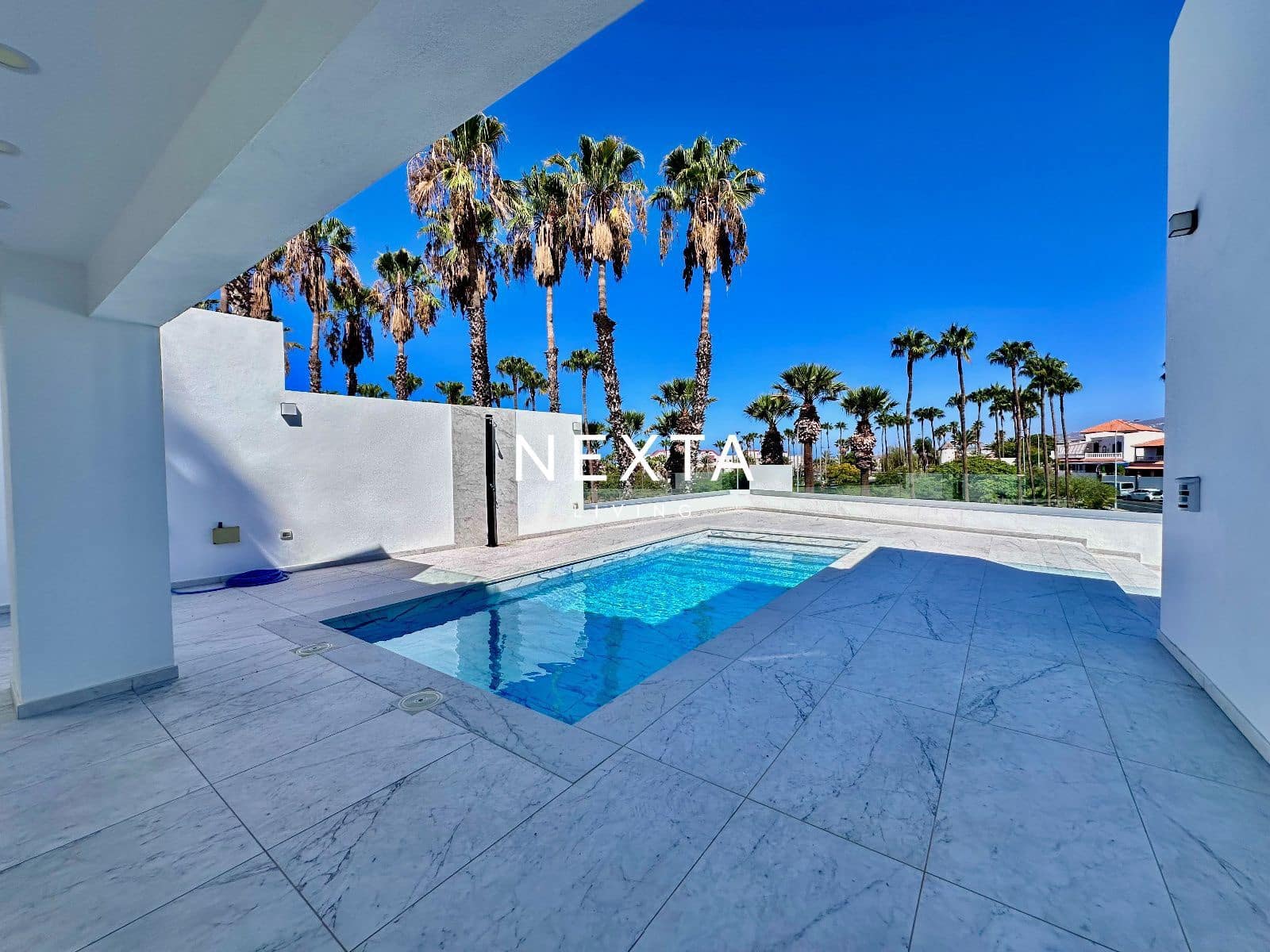 3 bedroom Villa for sale in Costa Adeje with pool garage - € 1,350,000 (Ref: 10057699)
