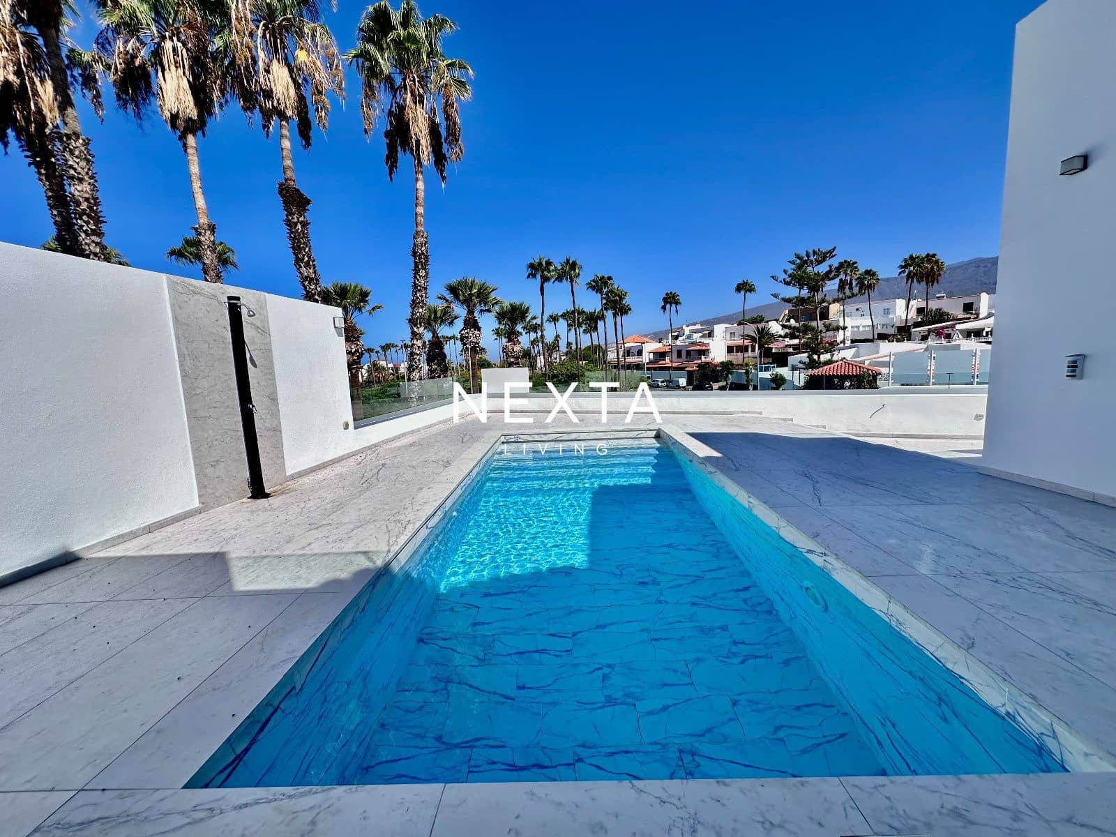 3 bedroom Villa for sale in Costa Adeje with pool garage - € 1,350,000 (Ref: 10057699)