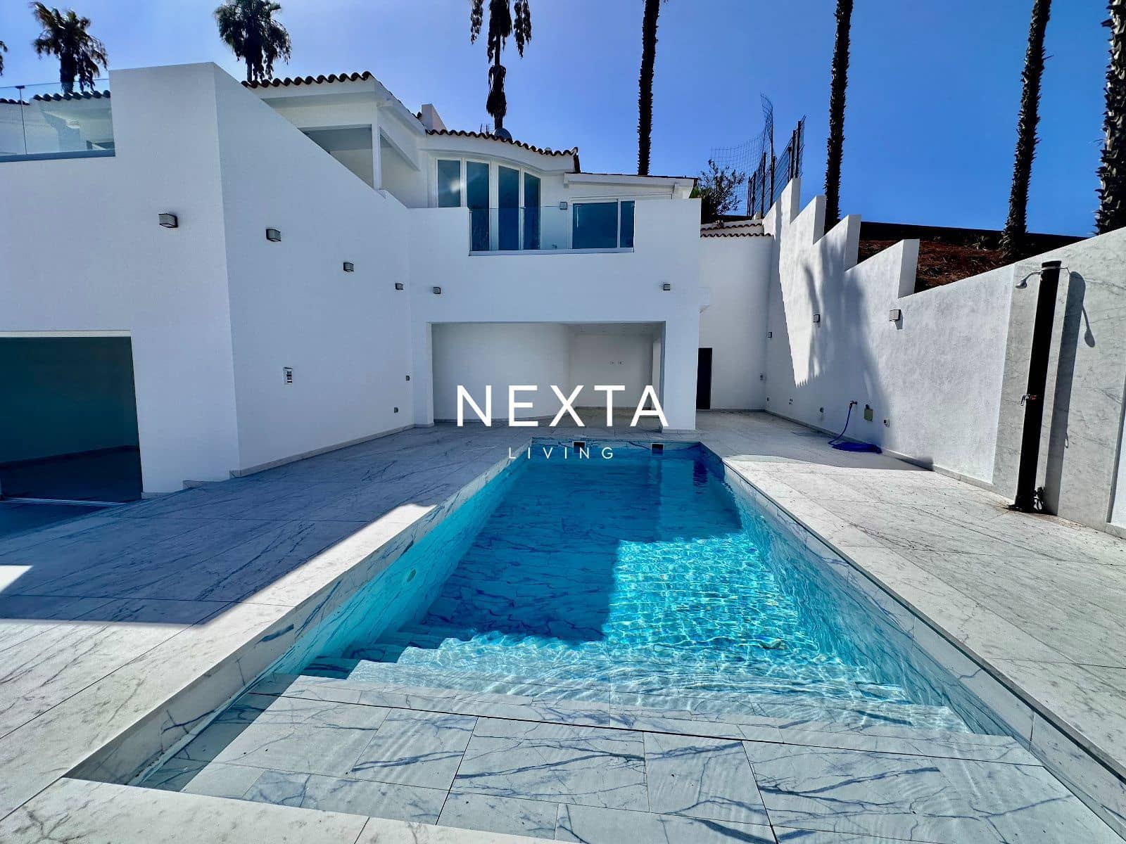3 bedroom Villa for sale in Costa Adeje with pool garage - € 1,350,000 (Ref: 10057699)