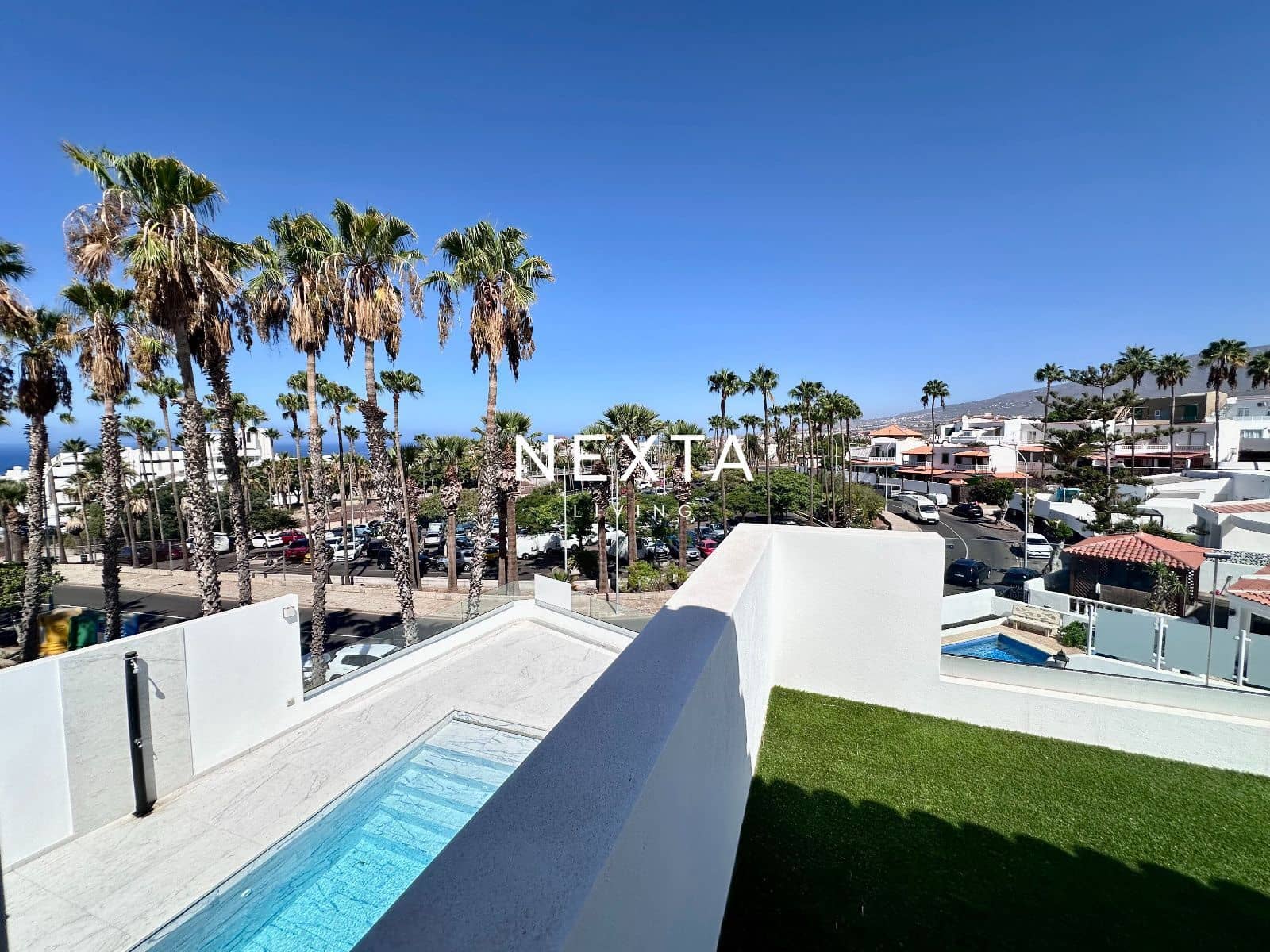 3 bedroom Villa for sale in Costa Adeje with pool garage - € 1,350,000 (Ref: 10057699)