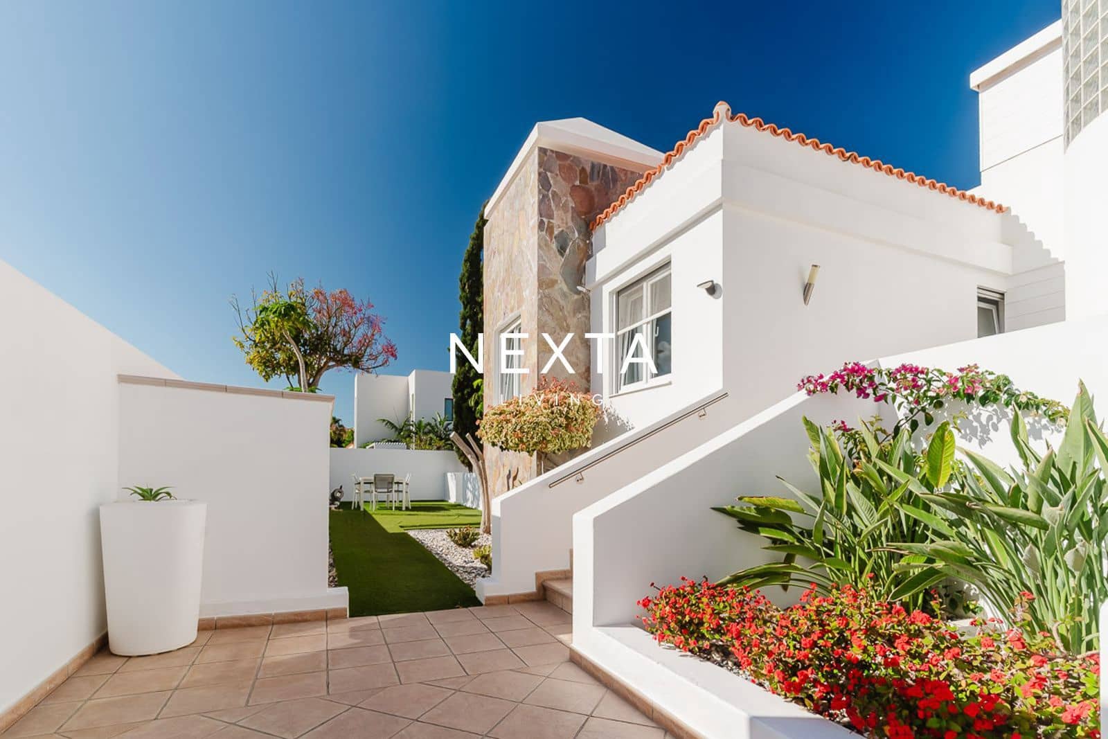 12 slaapkamer Villa te koop in Playa Paraiso met zwembad garage - € 4.300.000 (Ref: 10073308)