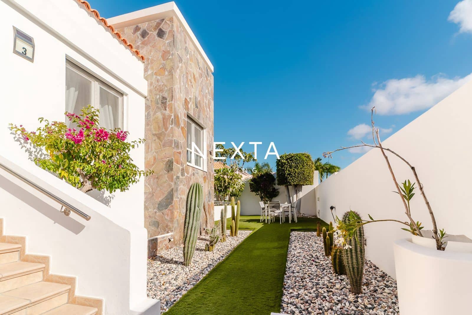12 slaapkamer Villa te koop in Playa Paraiso met zwembad garage - € 4.300.000 (Ref: 10073308)