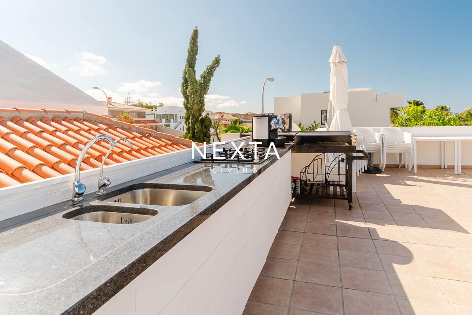 12 slaapkamer Villa te koop in Playa Paraiso met zwembad garage - € 4.300.000 (Ref: 10073308)