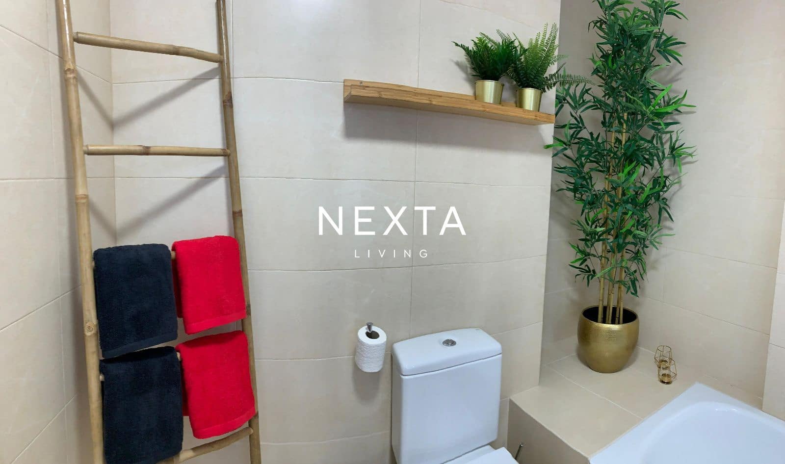 Casa de 4 habitaciones en Puerto Santiago en alquiler con piscina garaje - 4.200 € (Ref: 10090949)