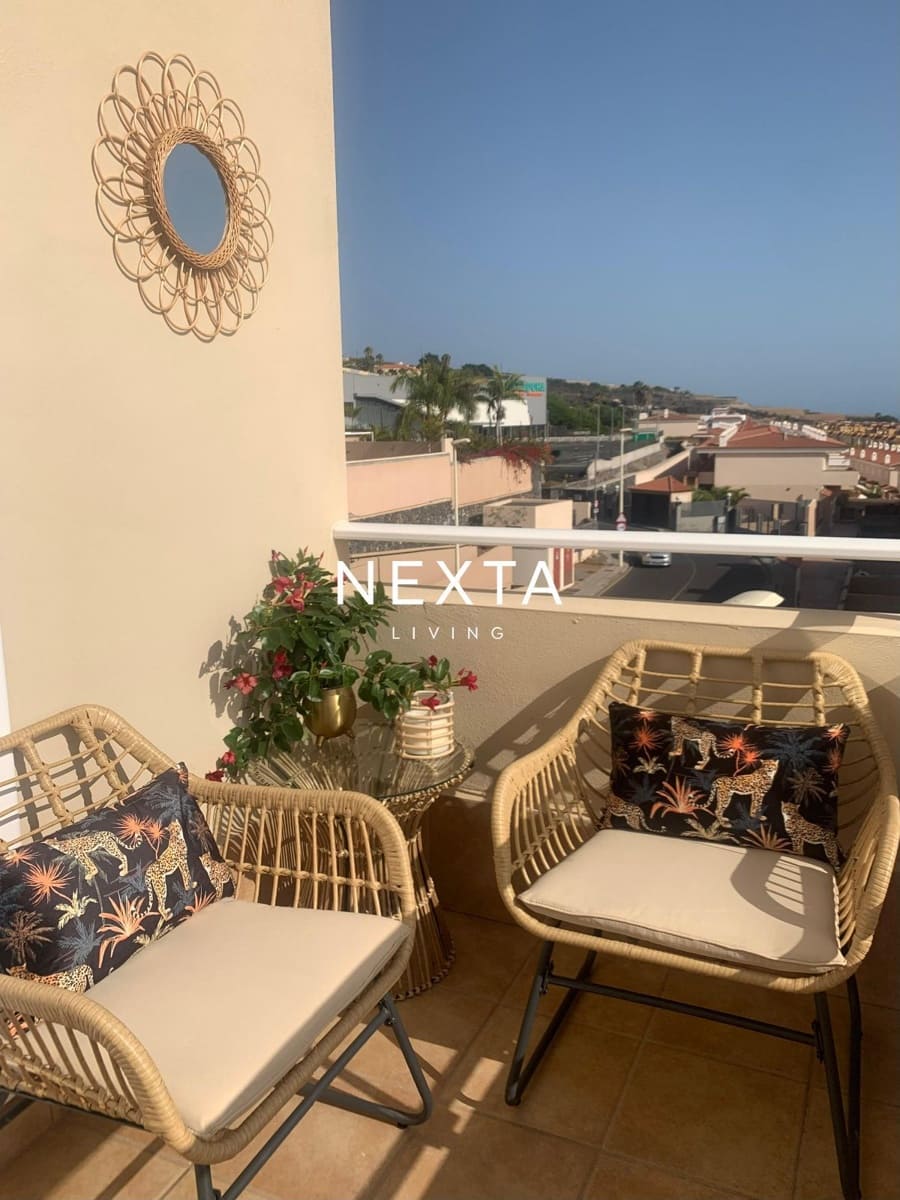 Casa de 4 habitaciones en Puerto Santiago en alquiler con piscina garaje - 4.200 € (Ref: 10090949)