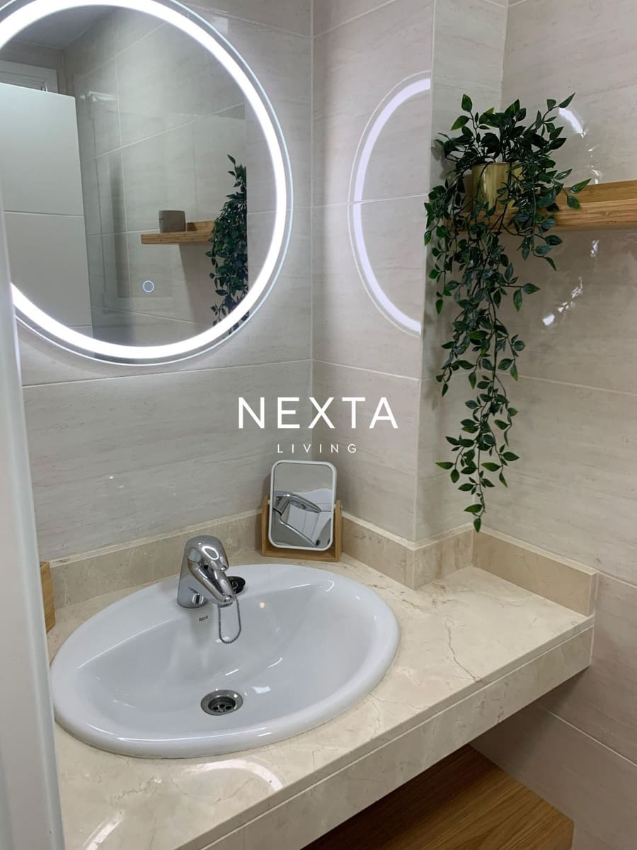 Casa de 4 habitaciones en Puerto Santiago en alquiler con piscina garaje - 4.200 € (Ref: 10090949)