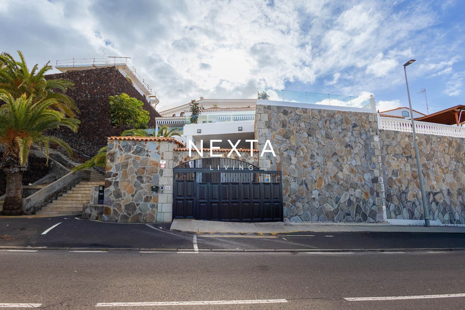 4 Zimmer Villa zu verkaufen in Costa Adeje mit Pool Garage - 2.490.000 € (Ref: 10090966)