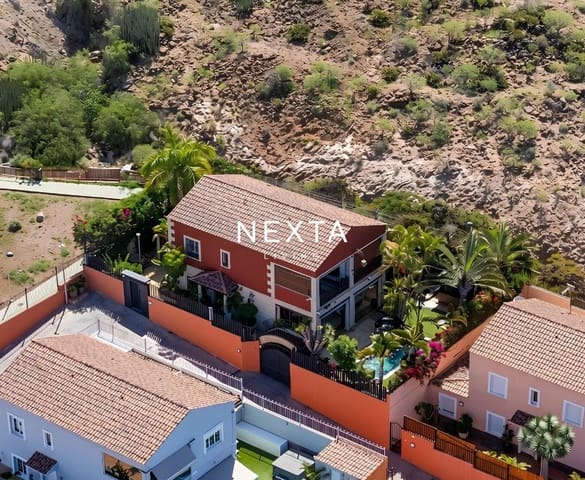 4 chambre Villa/Maison à vendre à Los Cristianos, Arona avec piscine garage - 2 450 000 € (Ref: 10094876)