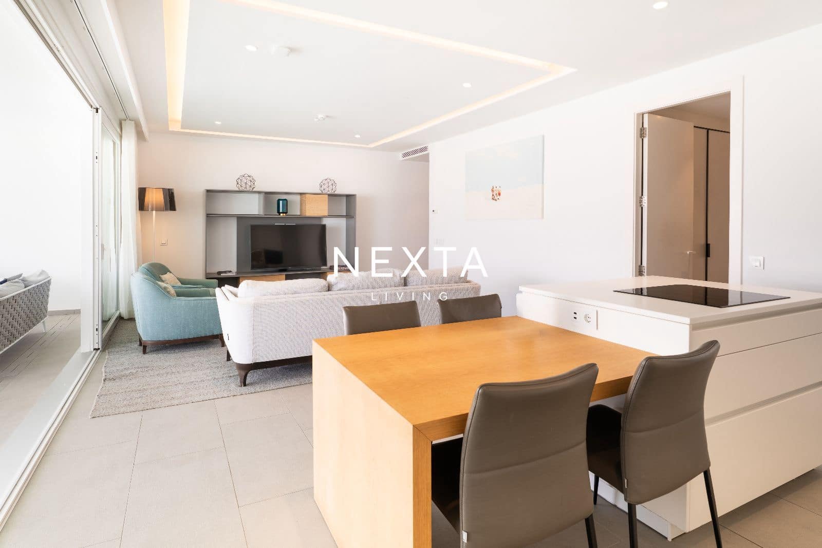 2 makuuhuone Asunto myytävänä paikassa La Caleta Adeje mukana uima-altaan - 1 095 000 € (Ref: 10095360)