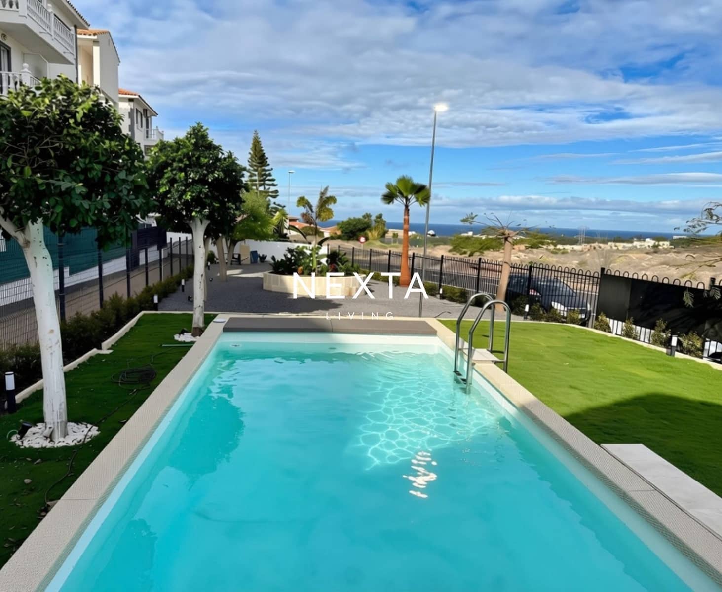 5 chambre Villa/Maison à vendre à Los Cristianos avec piscine garage - 1 300 000 € (Ref: 10104358)
