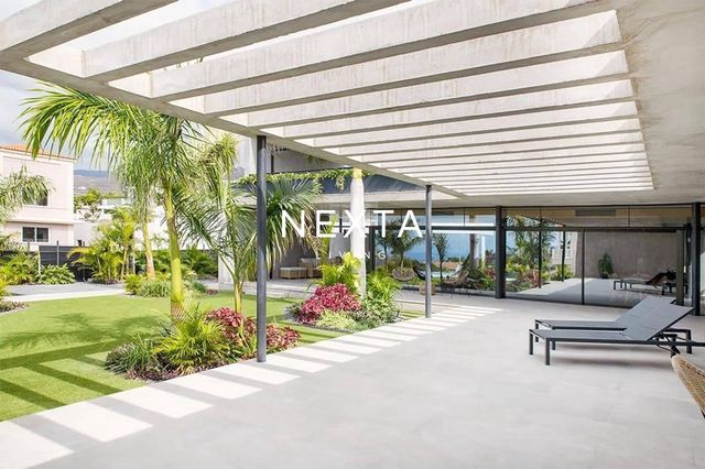 4 soverom Villa til salgs i Playa Paraiso, Adeje med svømmebasseng garasje - € 5 500 000 (Ref: 10121003)