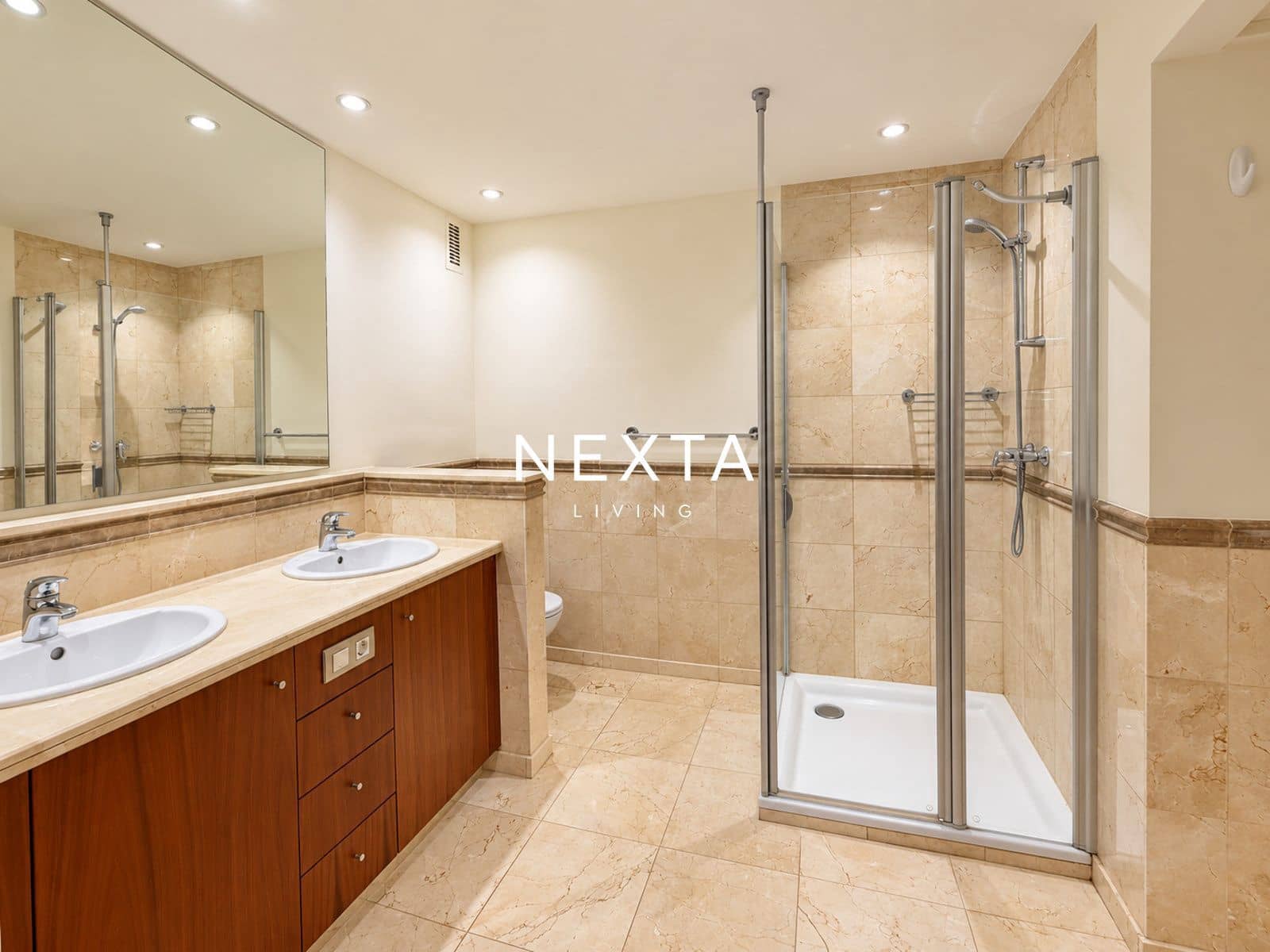Piso de 2 habitaciones en Palm-Mar en venta con piscina garaje - 655.000 € (Ref: 10121080)