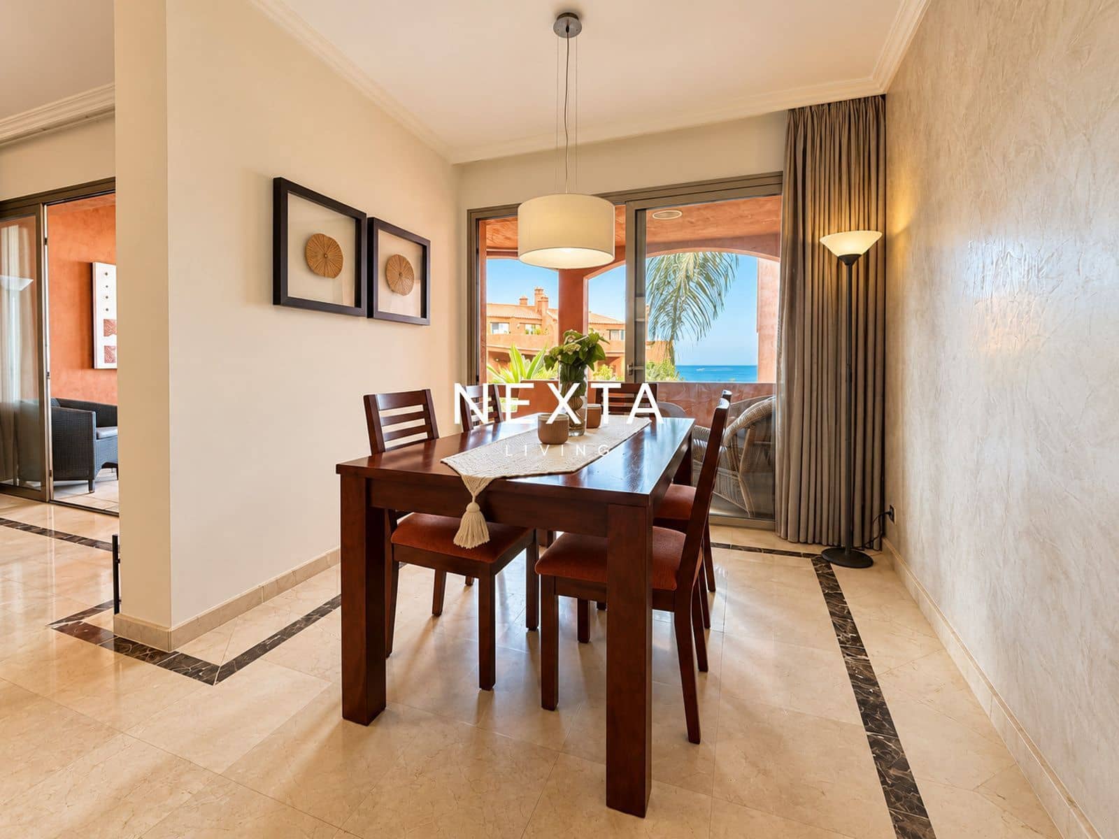 Piso de 2 habitaciones en Palm-Mar en venta con piscina garaje - 655.000 € (Ref: 10121080)