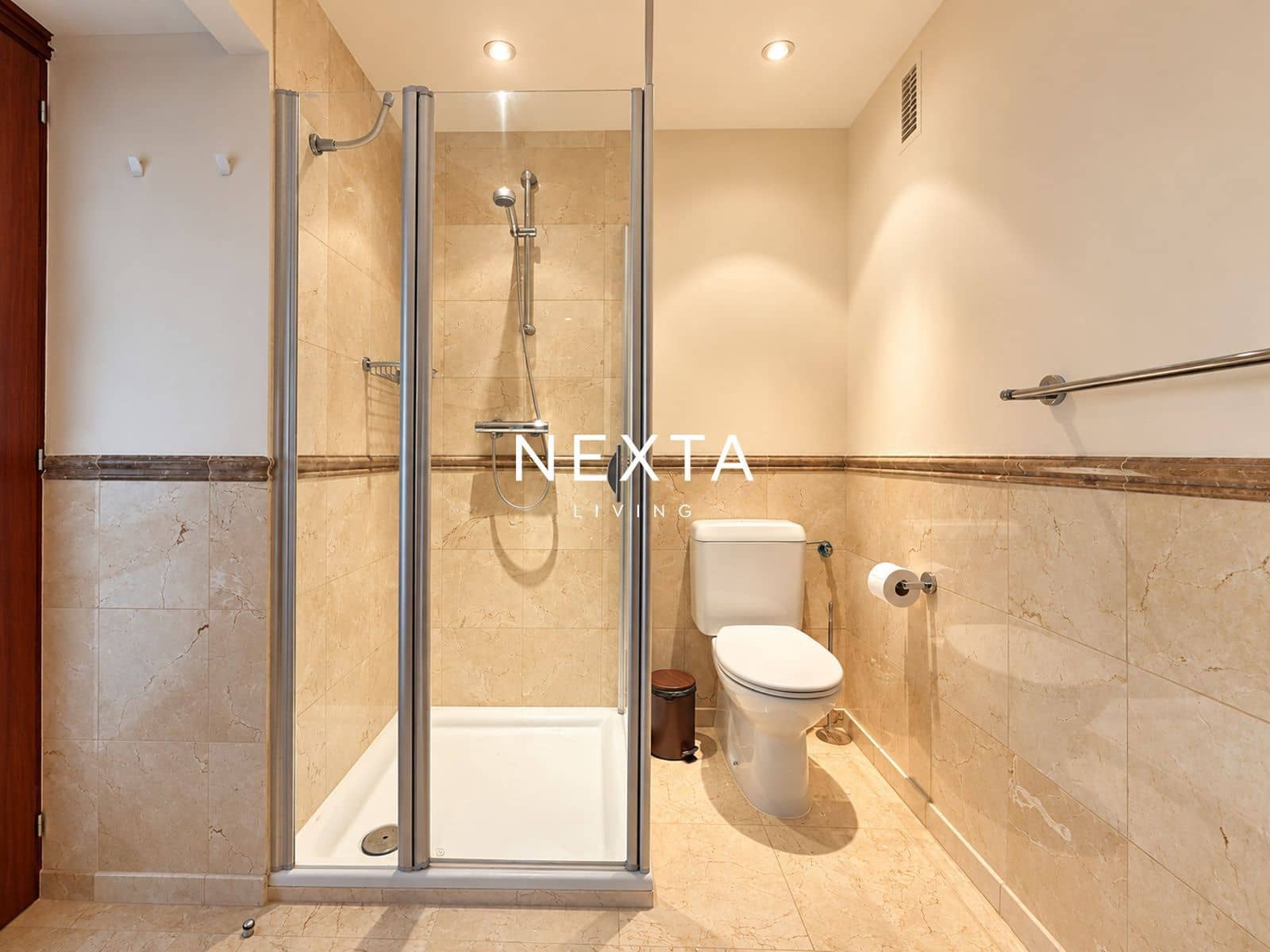 Piso de 2 habitaciones en Palm-Mar en venta con piscina garaje - 655.000 € (Ref: 10121080)