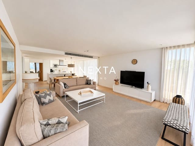 3 sypialnia Willa na sprzedaż w Guía de Isora z basenem garażem - 1 850 000 € (Ref: 10156885)