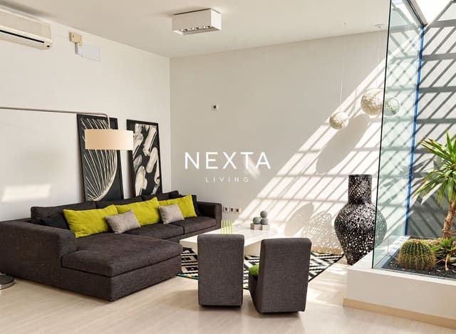 Chalet de 5 habitaciones en Roque del Conde, Adeje en venta con piscina garaje - 1.700.000 € (Ref: 10160864)