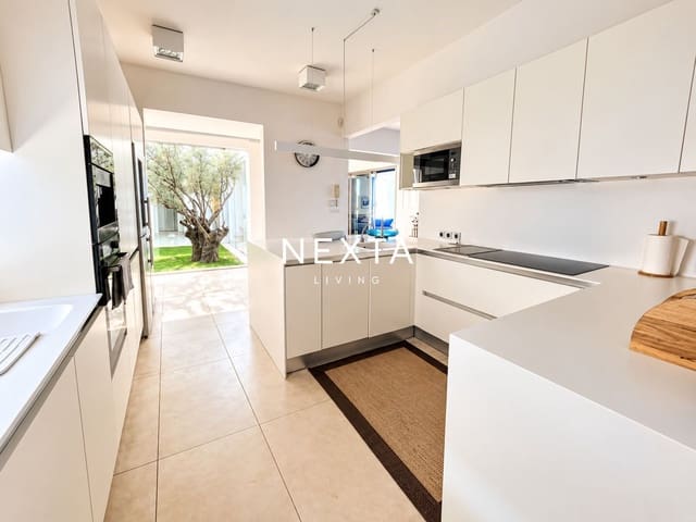 Chalet de 5 habitaciones en Roque del Conde, Adeje en venta con piscina garaje - 1.700.000 € (Ref: 10160864)