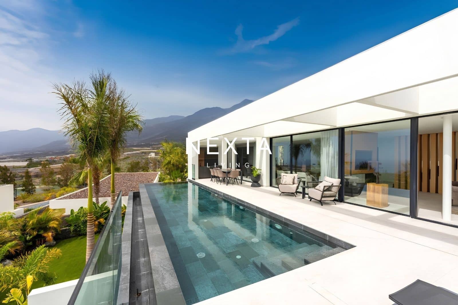 4 bedroom Villa for sale in Guia de Isora with pool garage - € 4,480,000 (Ref: 10161952)