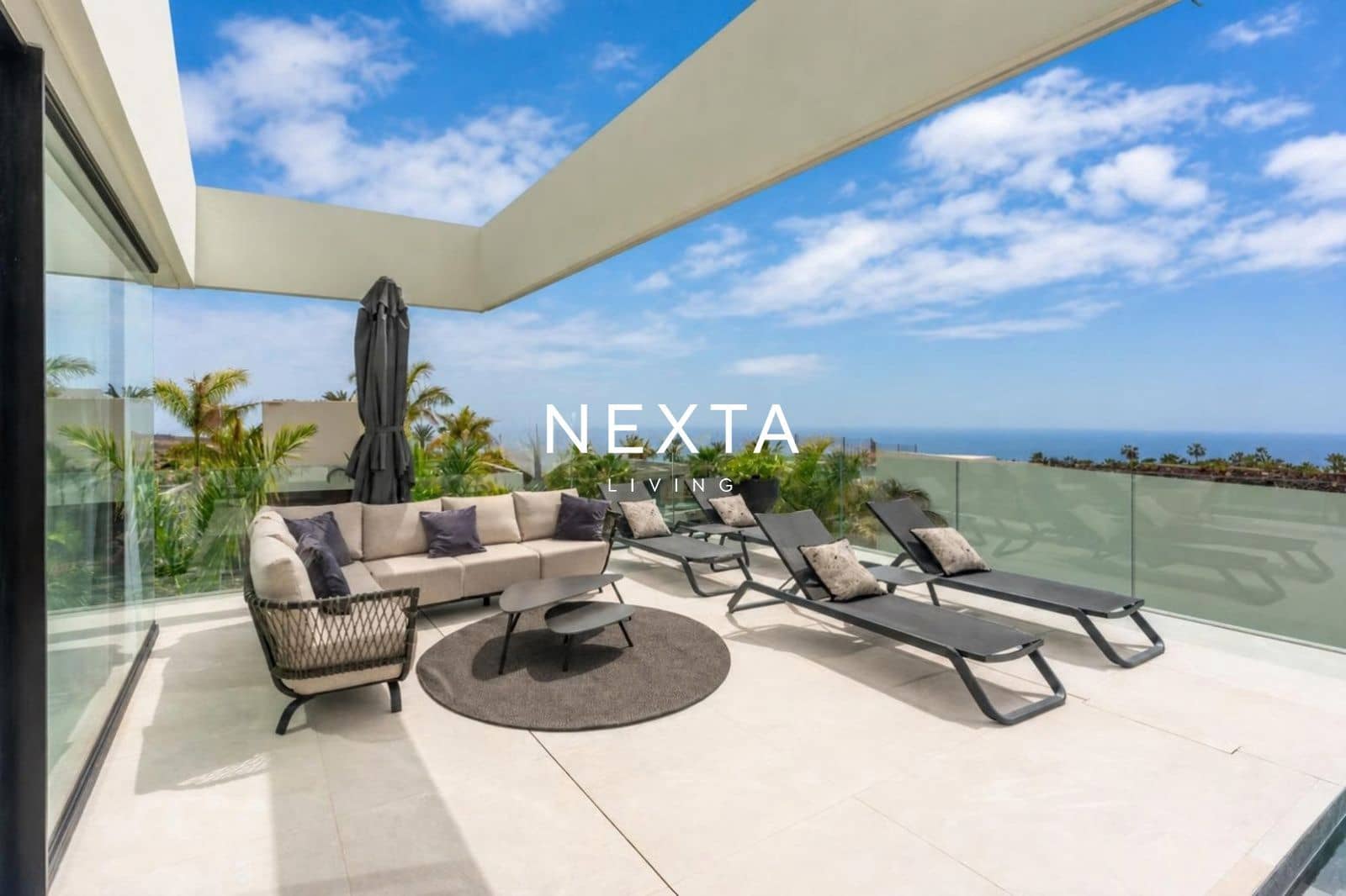 4 bedroom Villa for sale in Guia de Isora with pool garage - € 4,480,000 (Ref: 10161952)