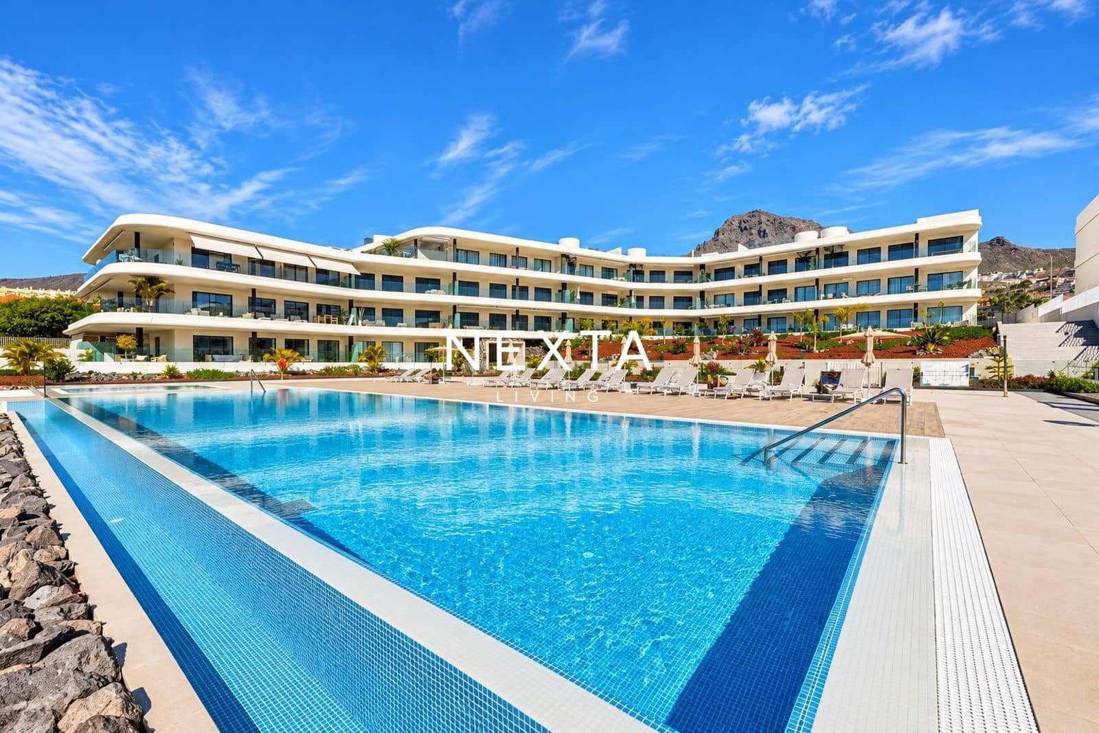 2 sypialnia Mieszkanie na sprzedaż w El Madronal z basenem garażem - 649 900 € (Ref: 10163576)