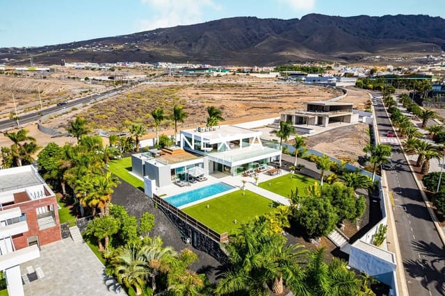 4 soveværelse Villa til salg i La Caleta Adeje, Adeje med swimmingpool garage - € 5.500.000 (Ref: 10163783)