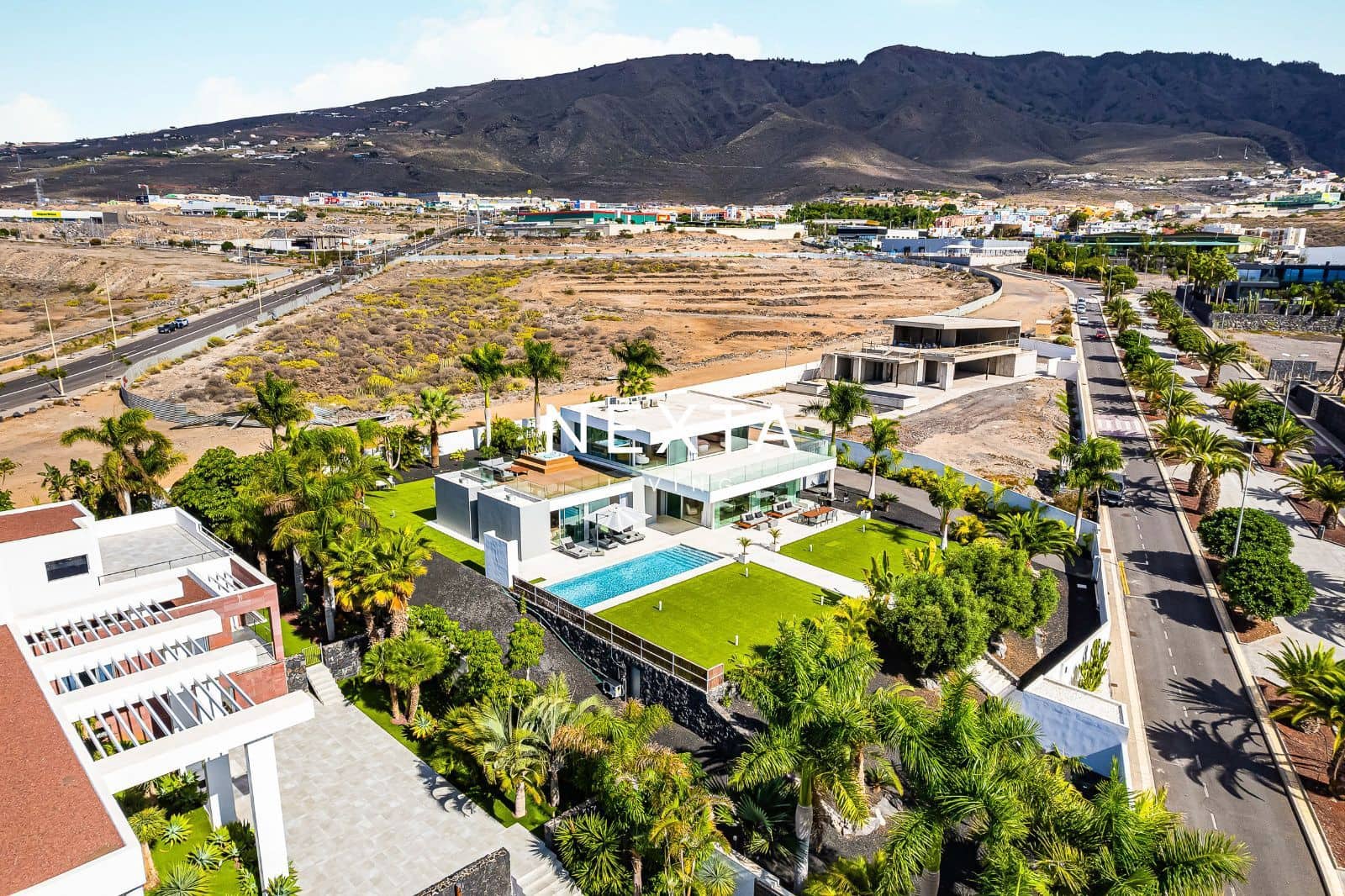 4 sypialnia Willa na sprzedaż w La Caleta Adeje z basenem garażem - 5 500 000 € (Ref: 10163783)