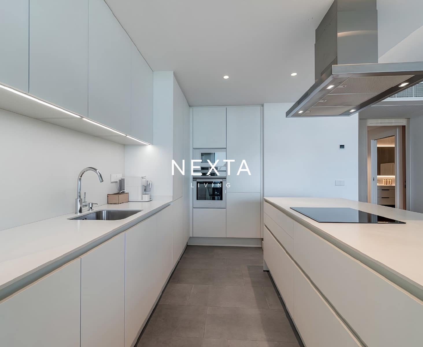 Piso de 3 habitaciones en Guía de Isora en venta con piscina garaje - 1.475.000 € (Ref: 10168011)